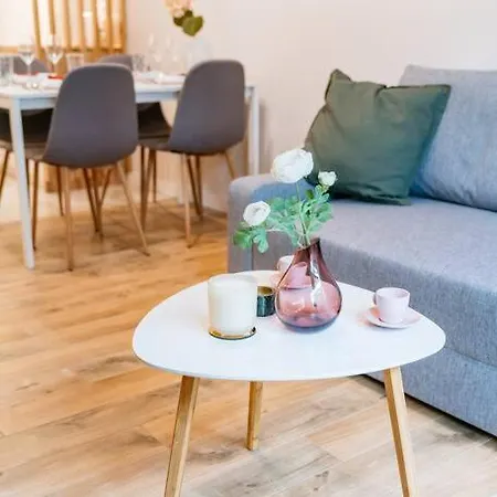 Piedmont Iii By Loft Affair * Krakov